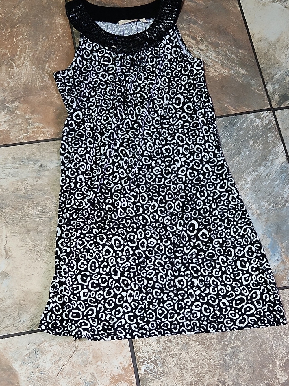 Choices Black and White Leopard-Print Sleeveless Mini Dress with Beaded Neck